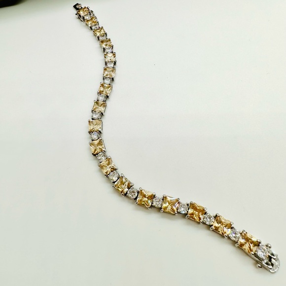 Beautiful Crystal 925 Tennis Bracelet - Picture 3 of 17